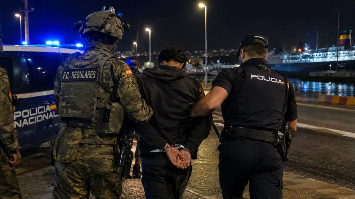 Detención nocturna en el puerto CEUTA