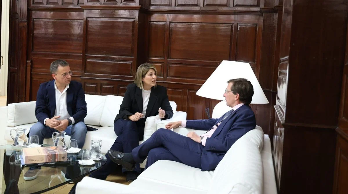 Alcaldes con Noelia Arroyo