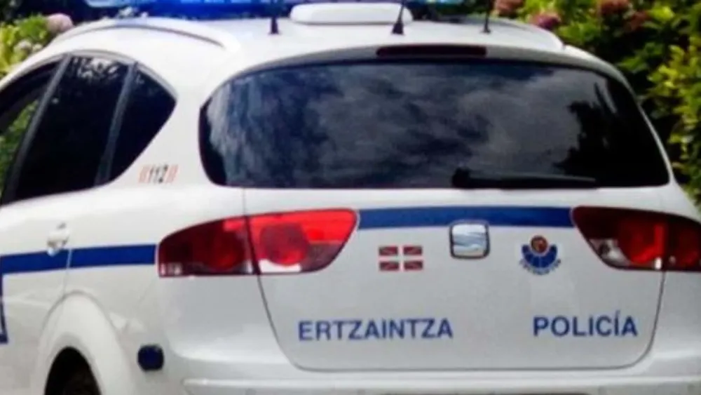 vista-del-maletero-de-un-coche-patrulla-de-la-Ertzaintza