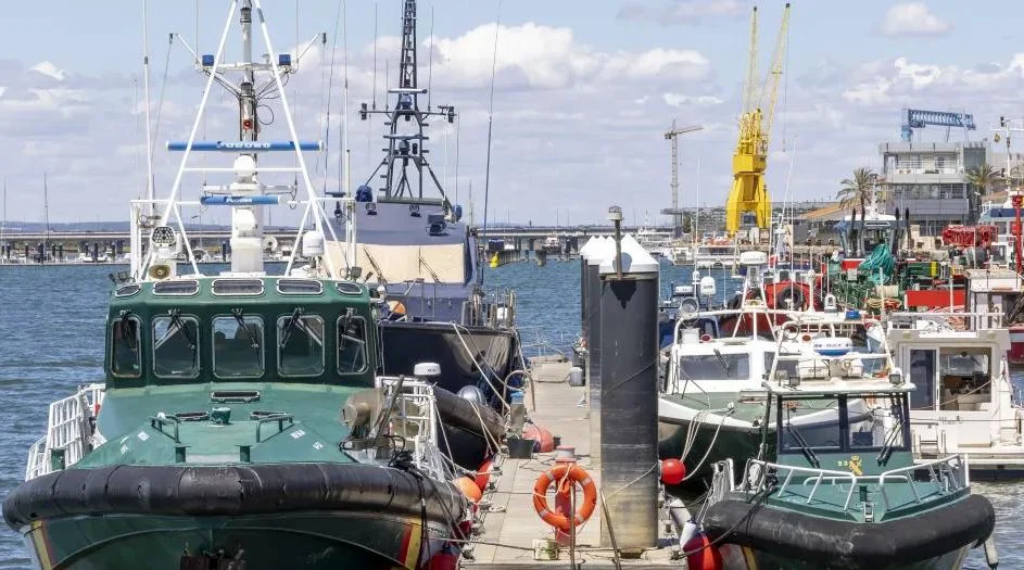 Vista de emnbarcaciones de Guardia Civil El Debate