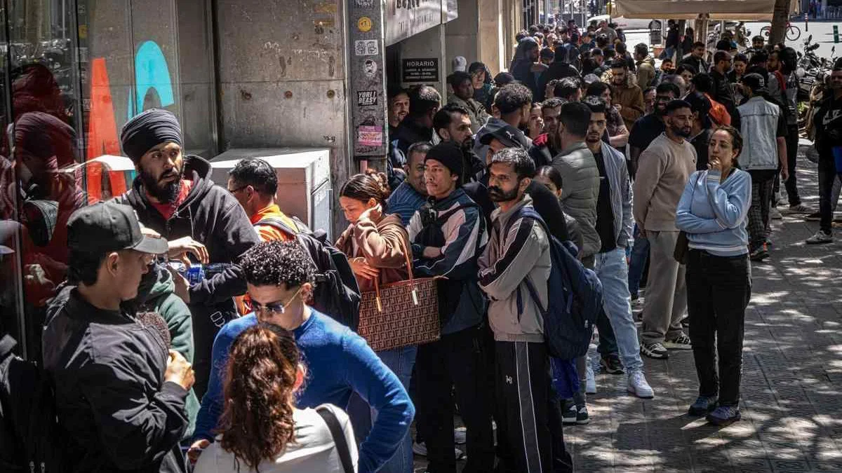 Solicitud de papeles El Periódico