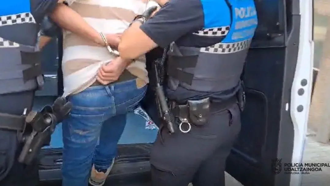 Detención Policía Municipal Pamplona