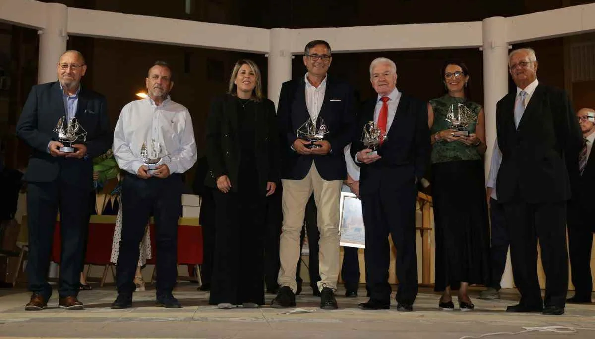 A Vecinos Mediterráneo CT
