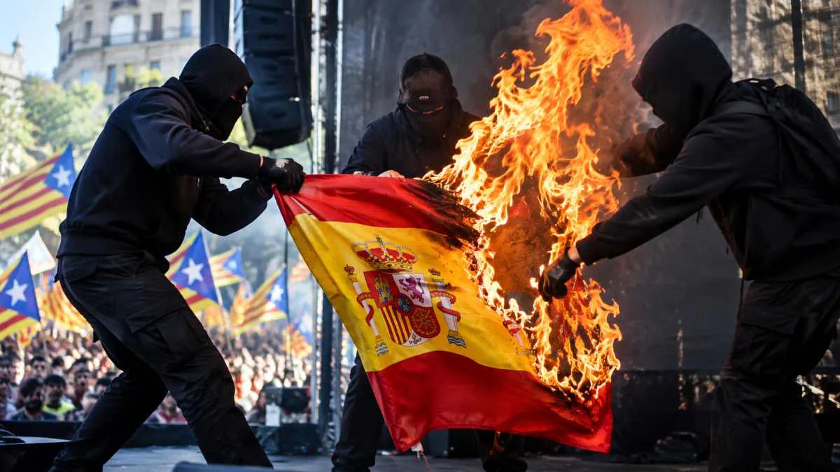 Diada quema bandera España
