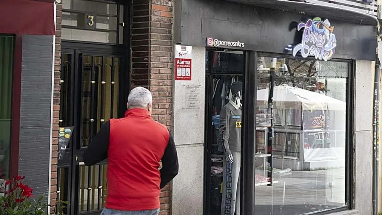 Puerta del comercio del dominicano ABC