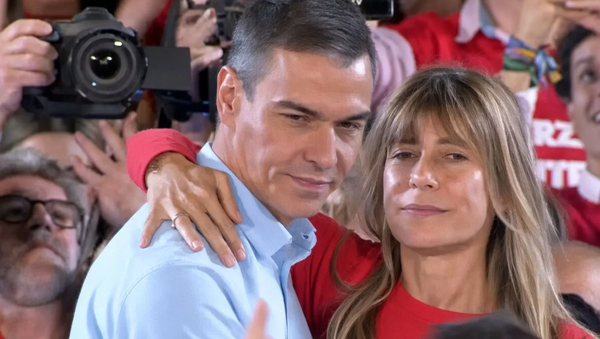 Cara de asco de Sánchez con Begoña