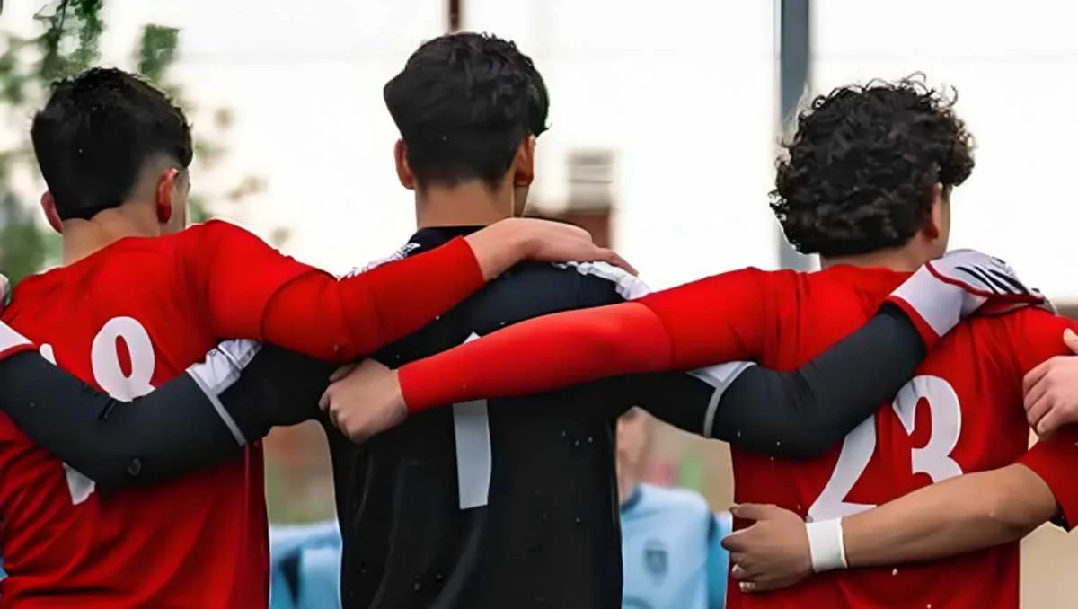 Jóvenes del equipo juvenil del Aranjuez La Gaceta