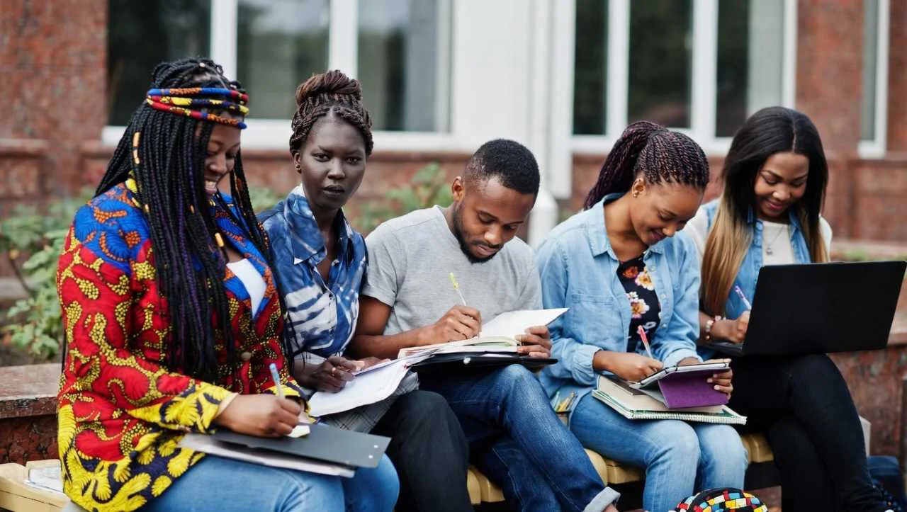 estudiantes africanos Vecteezy