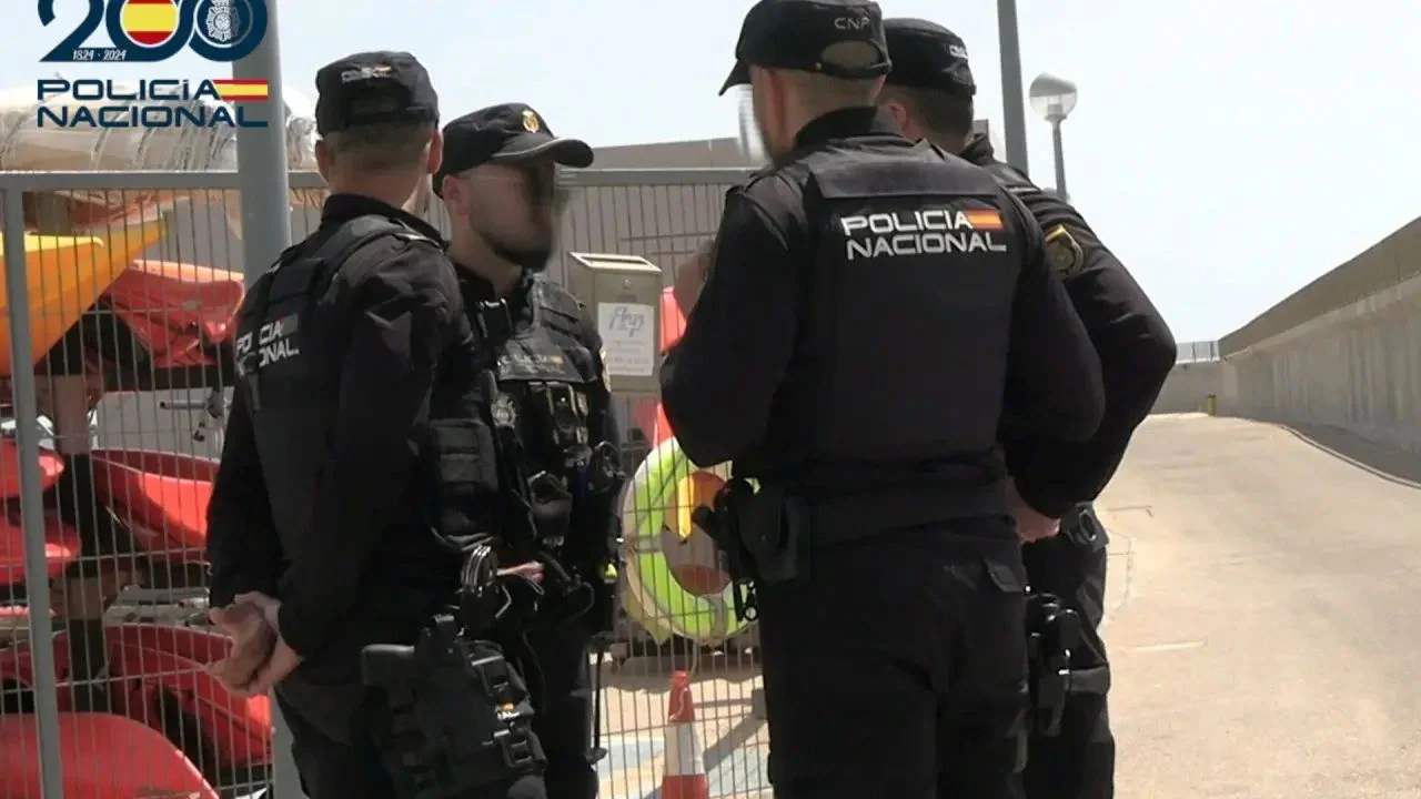 Policía Nacional en isla de Palma