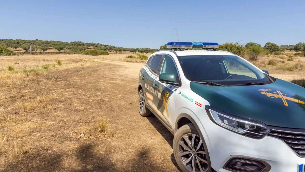 Coche Guardia Civil autopìsta