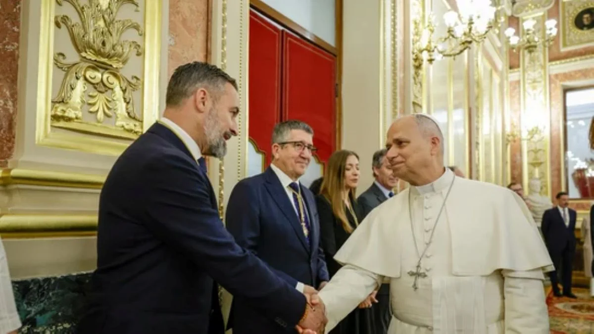 Abascal con el Papa VOX