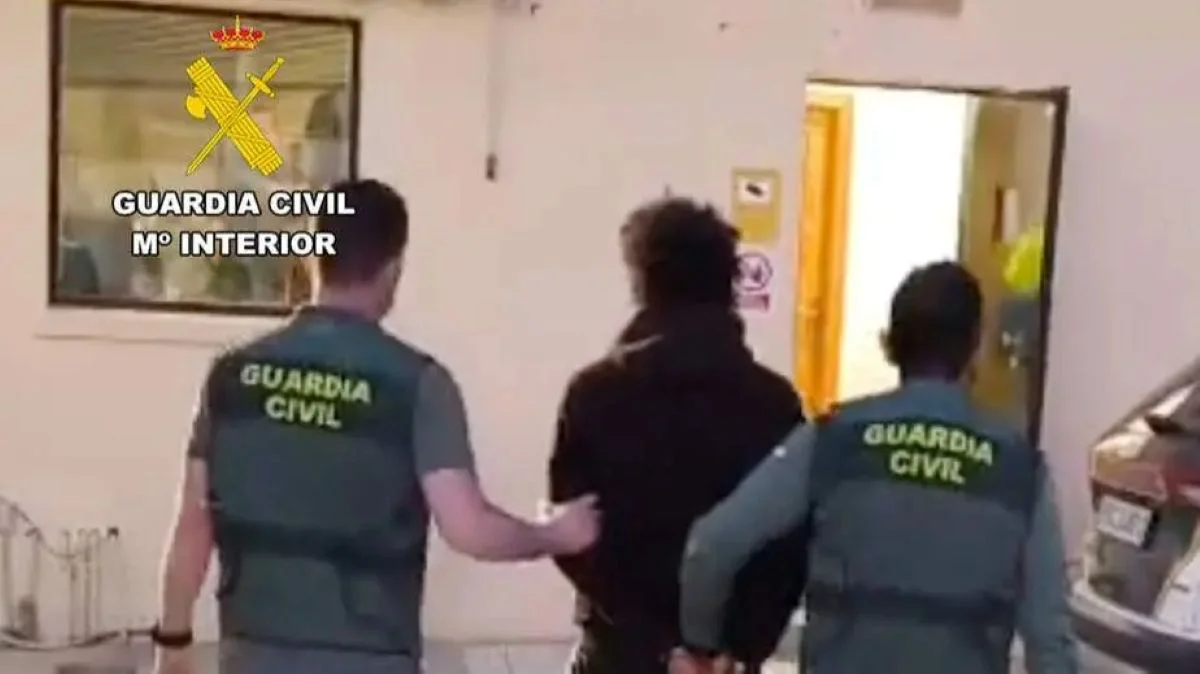 Uno de los detenidos